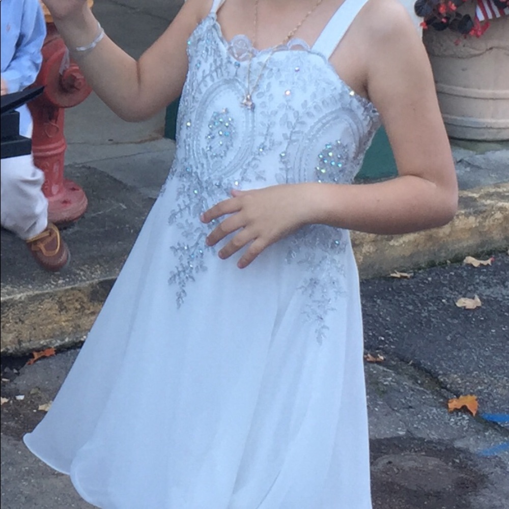Fancy white dress size 10